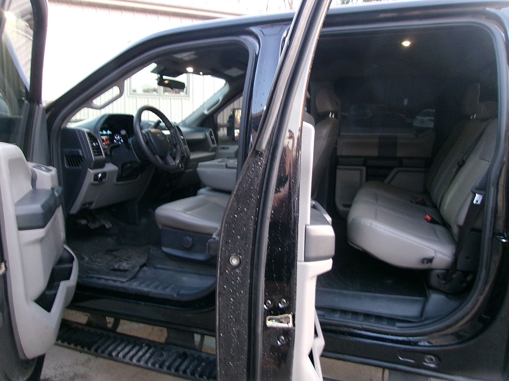 
								FORD F-250 SD FX4 SUPER CREW CAB 8′ BED full									
