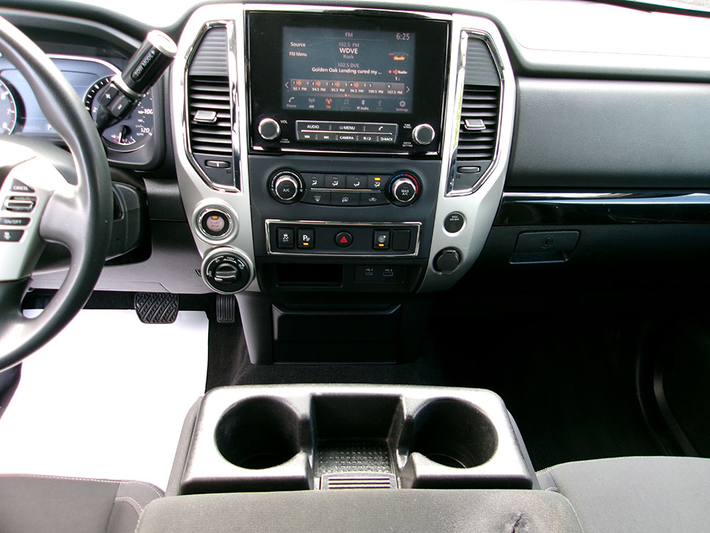 
								NISSAN TITAN SV CREW CAB full									