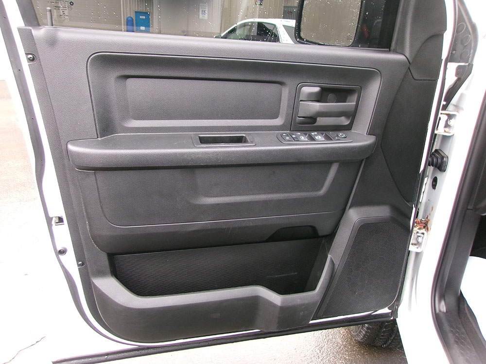 
								RAM 2500 TRADESMAN CREW CAB full									