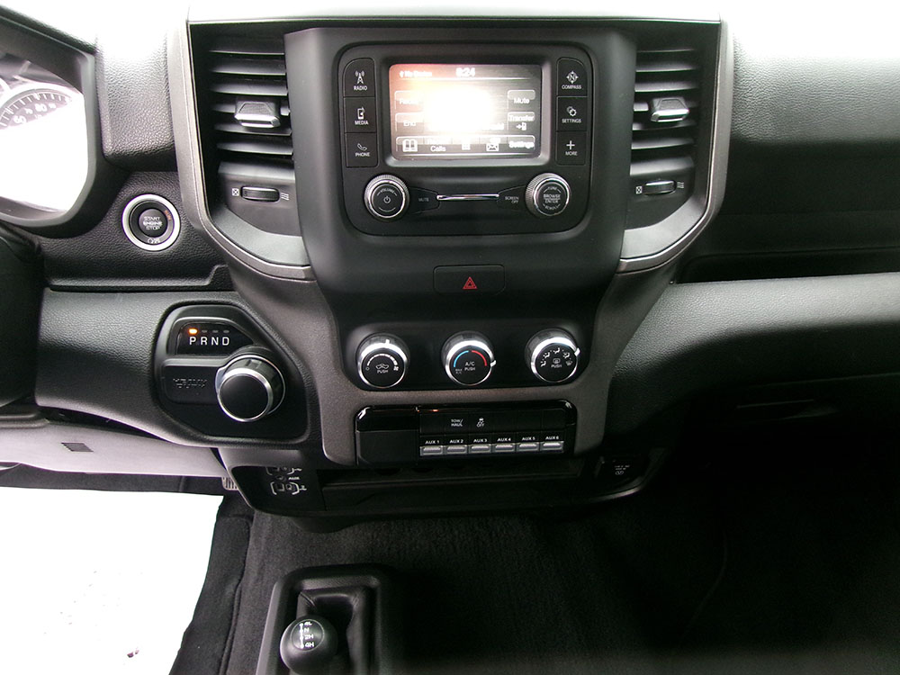 
								RAM 2500 TRADESMAN CREW CAB full									