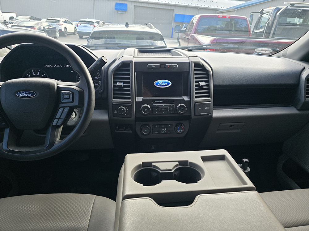 
								FORD F-250 SD FX4 SUPER CREW CAB 8′ BED full									