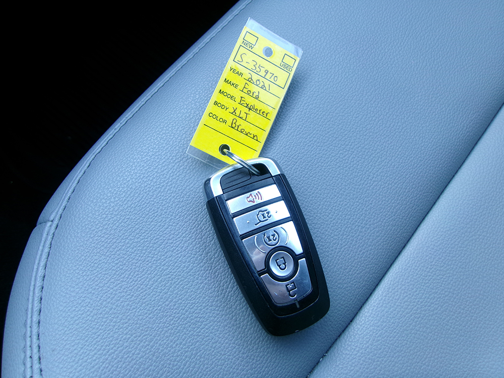 
								FORD EXPLORER XLT full									