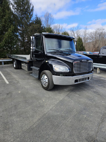 FREIGHTLINER M2-106 ROLLBACK