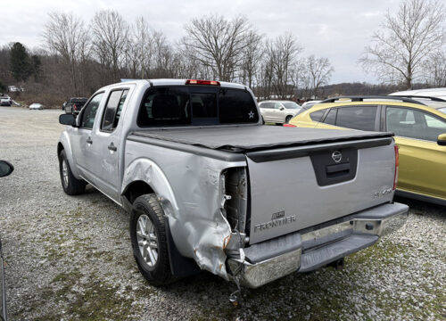 NISSAN FRONTIER SV CREW CAB