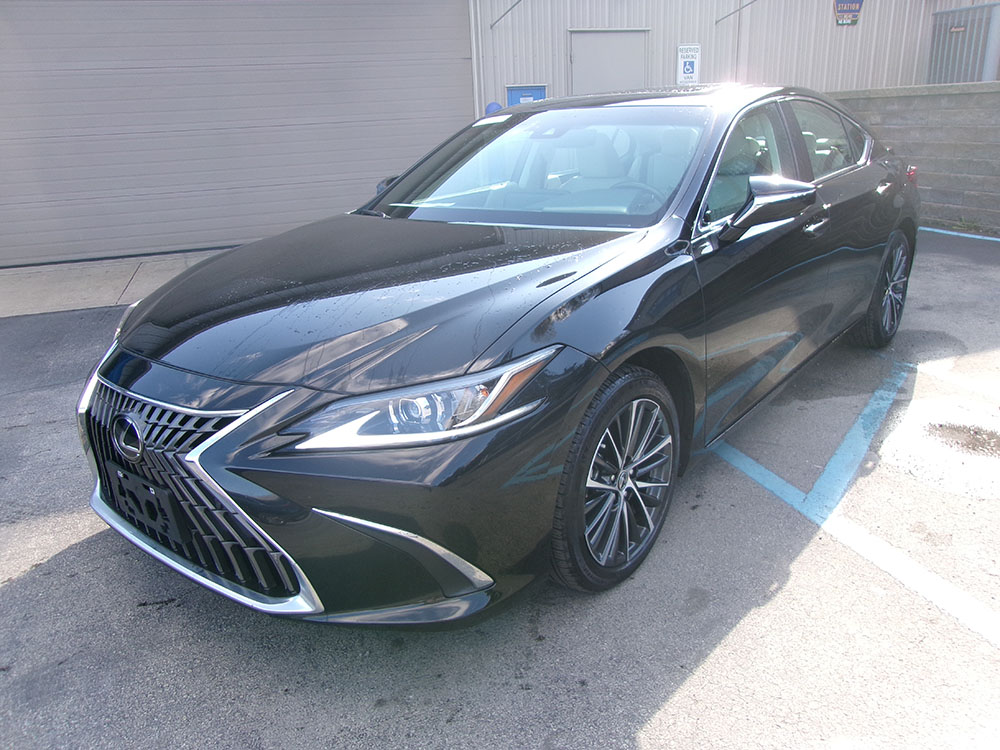 2025 Lexus ES Hybrid