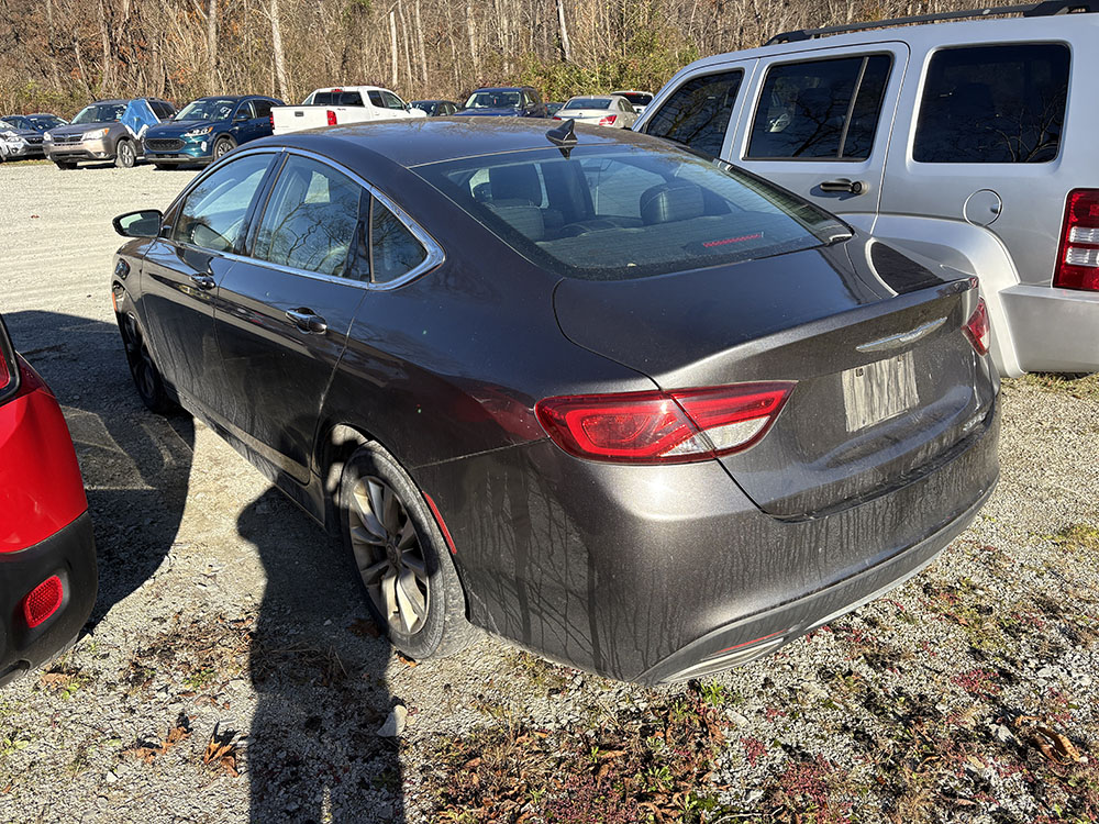 
								2015 Chrysler 200 C full									