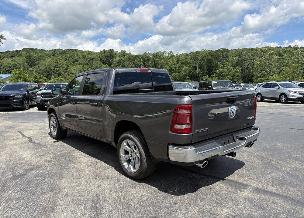 
								2023 RAM 1500 Big Horn Crew Cab full									