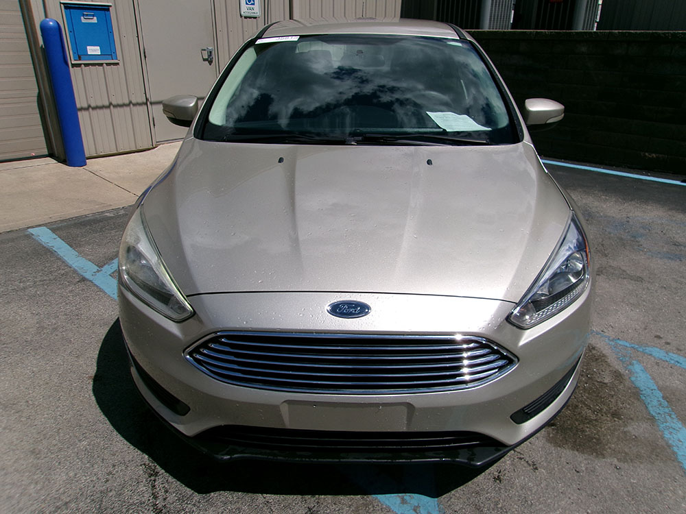 
								2017 Ford Focus SE full									