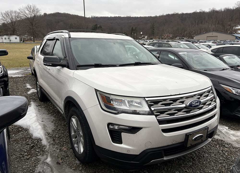 
								2018 Ford Explorer XLT full									