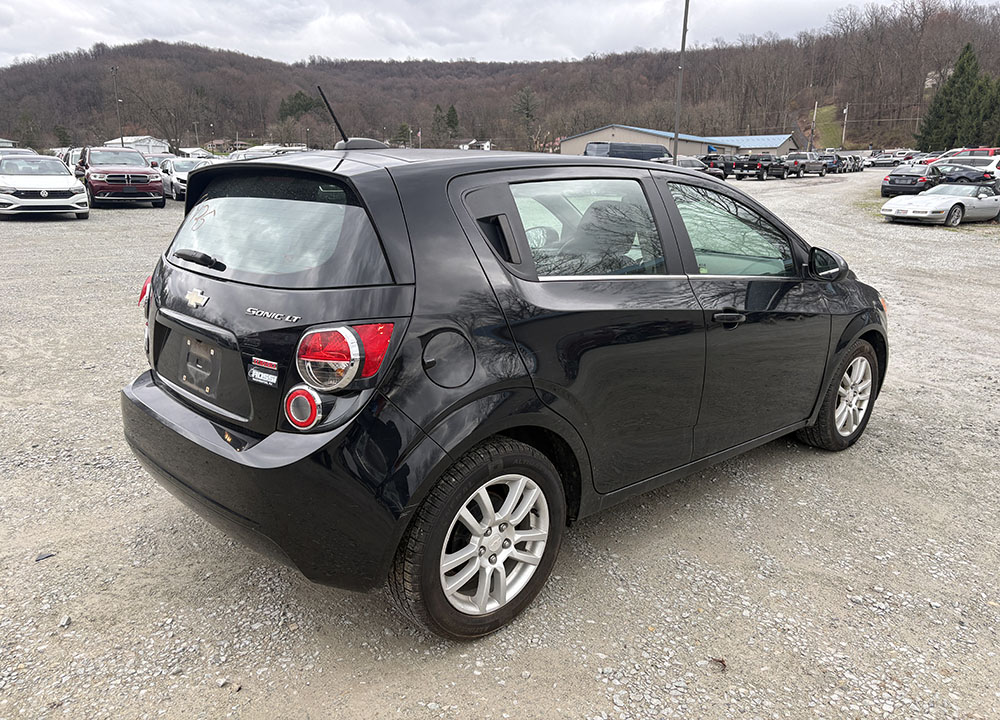 
								CHEVROLET SONIC LT full									