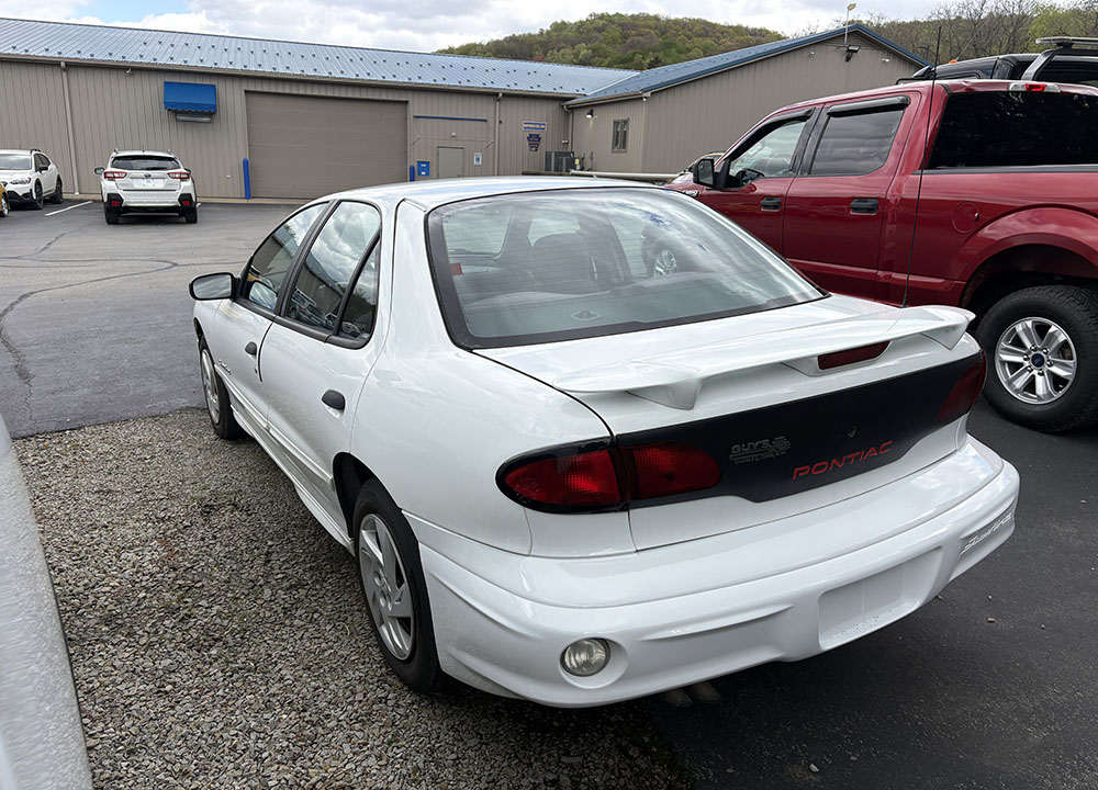 
								PONTIAC SUNFIRE SE full									