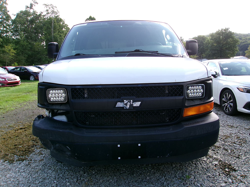
								2017 Chevrolet Express 2500 full									