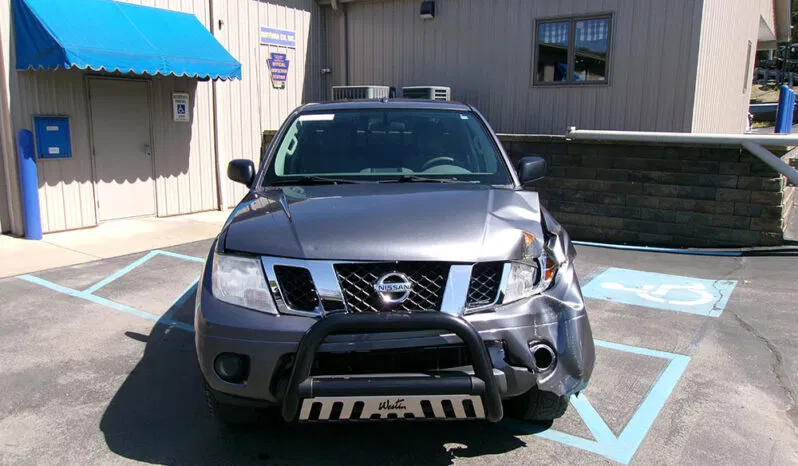 
								2016 Nissan Frontier SV Crew Cab full									