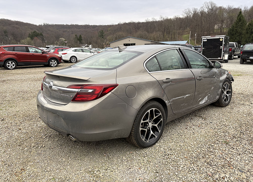 
								BUICK REGAL SPORT TOURING full									