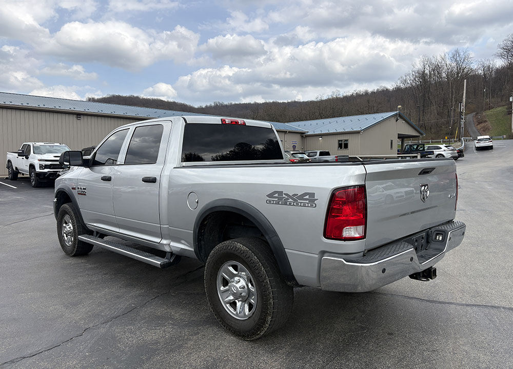 
								RAM 2500 ST CREW CAB full									