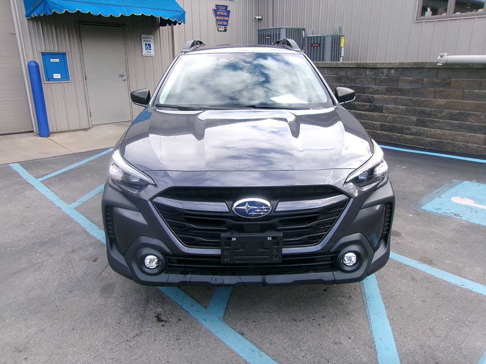 
								2023 Subaru Outback full									