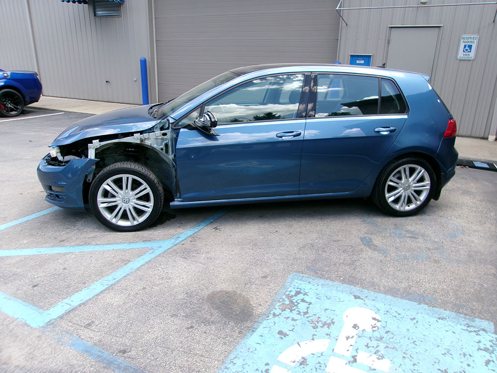 
								2015 Volkswagen Golf TDI SE full									