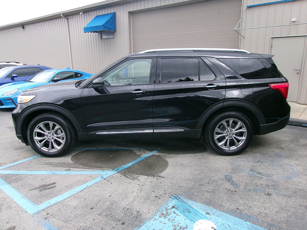 
								2022 Ford Explorer Limited full									