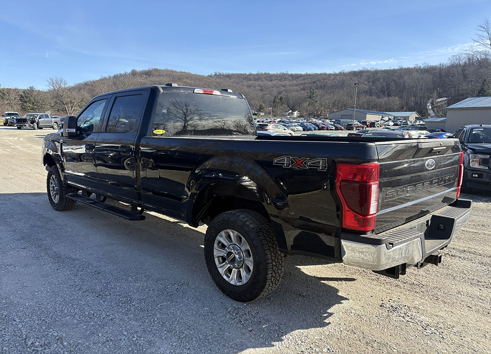 
								2021 Ford F-250 SD XLT Super Crew Cab full									