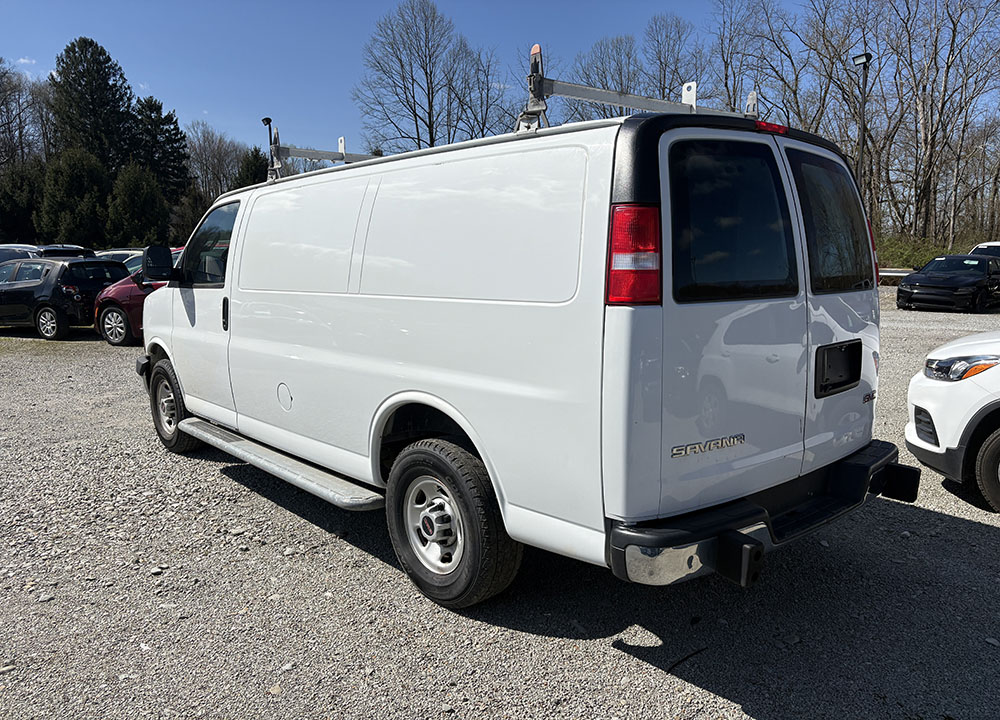 
								GMC SAVANA 2500 full									