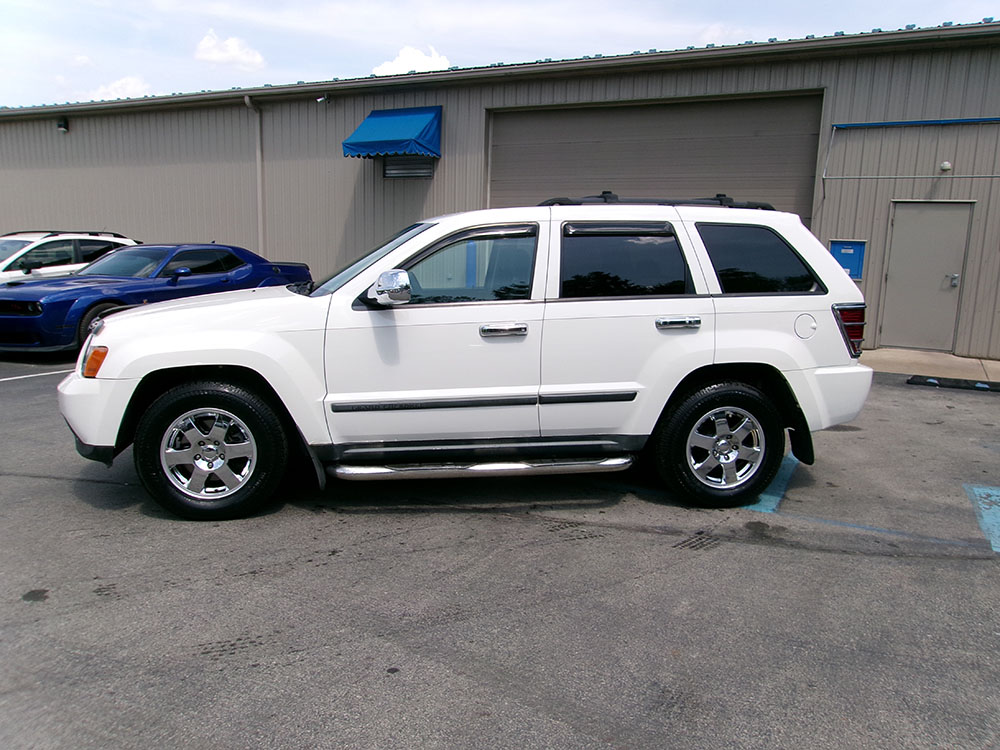 
								JEEP GRAND CHEROKEE LAREDO full									