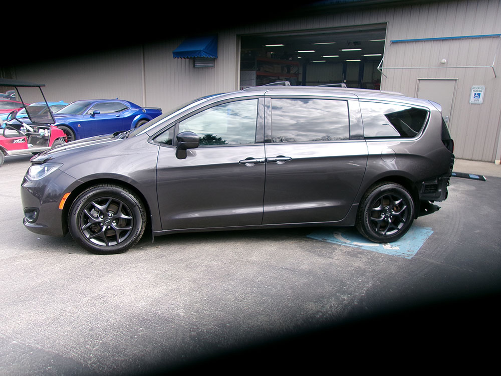 
								CHRYSLER PACIFICA TOURING PLUS full									