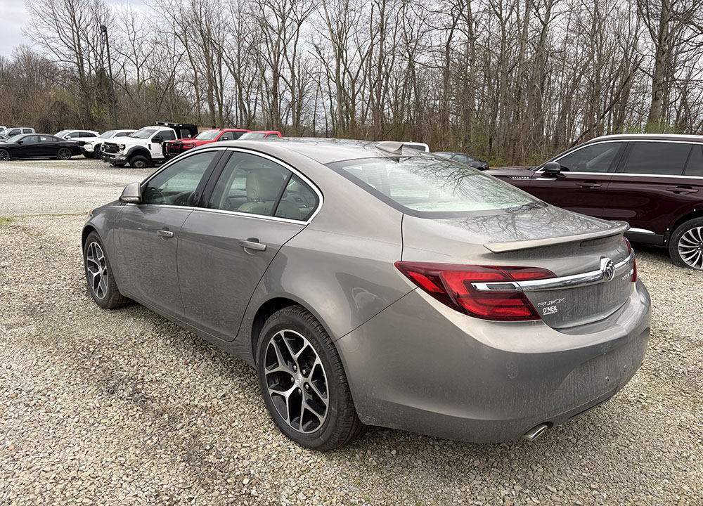 
								BUICK REGAL SPORT TOURING full									