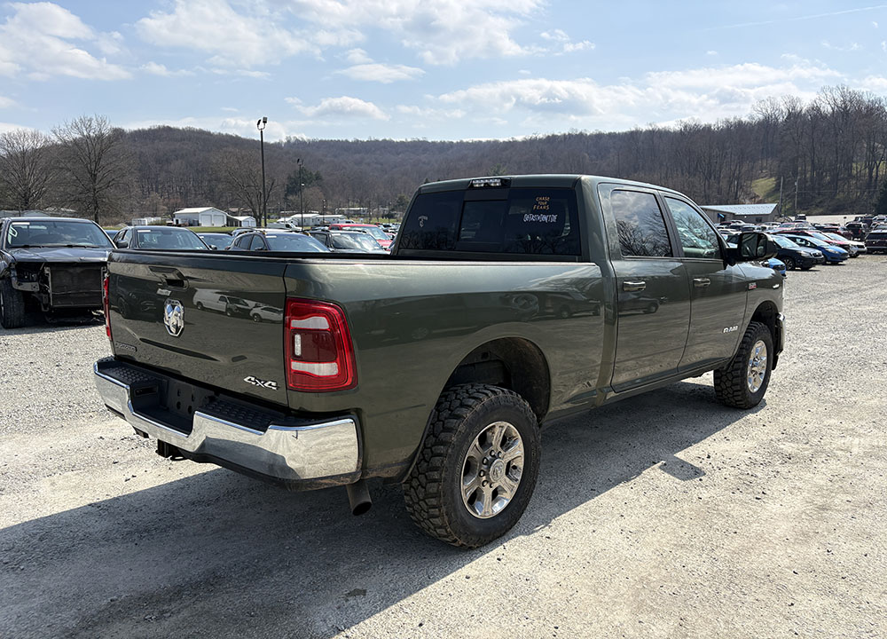 
								RAM 2500 BIGHORN CREW CAB full									