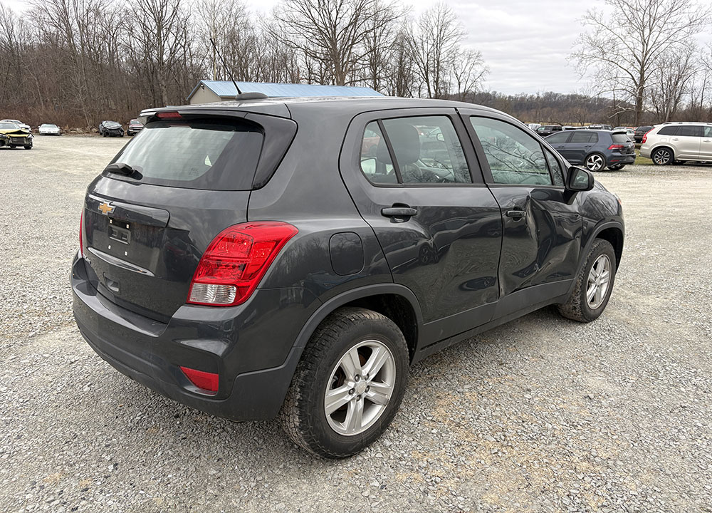 
								CHEVROLET TRAX LS full									