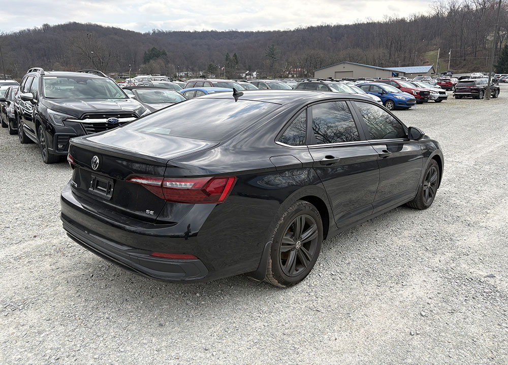 
								VOLKSWAGEN JETTA SE full									