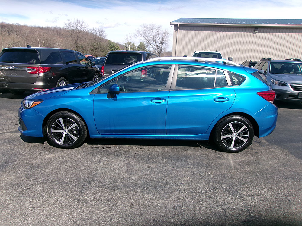 
								2023 Subaru Impreza Premium full									