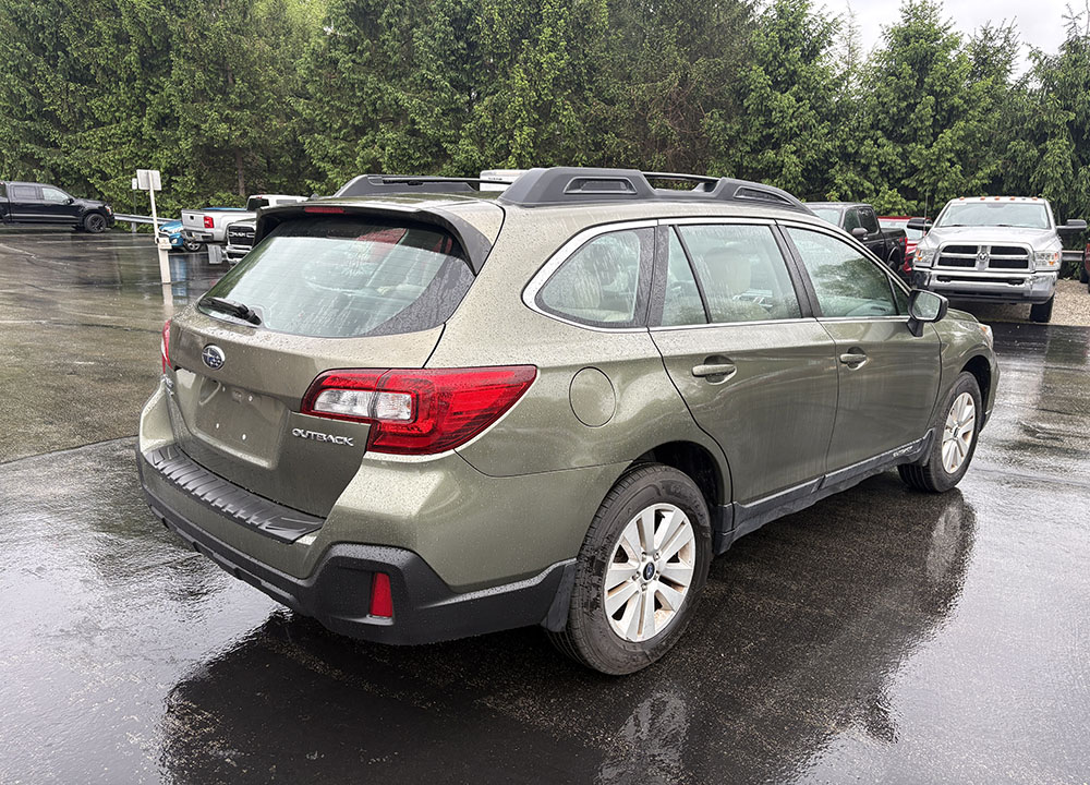 
								SUBARU OUTBACK full									