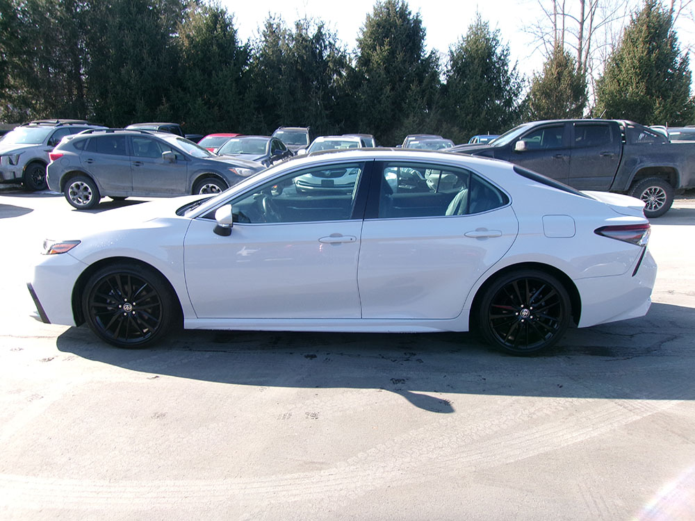 
								2022 Toyota Camry XSE full									