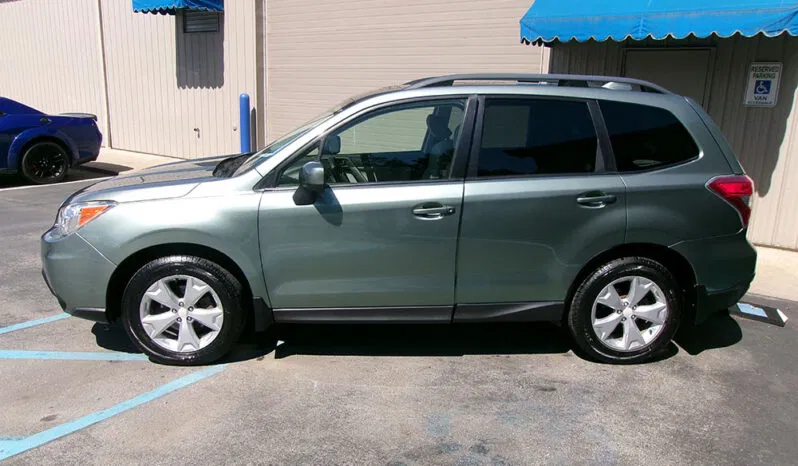 
								2016 Subaru Forester Premium full									