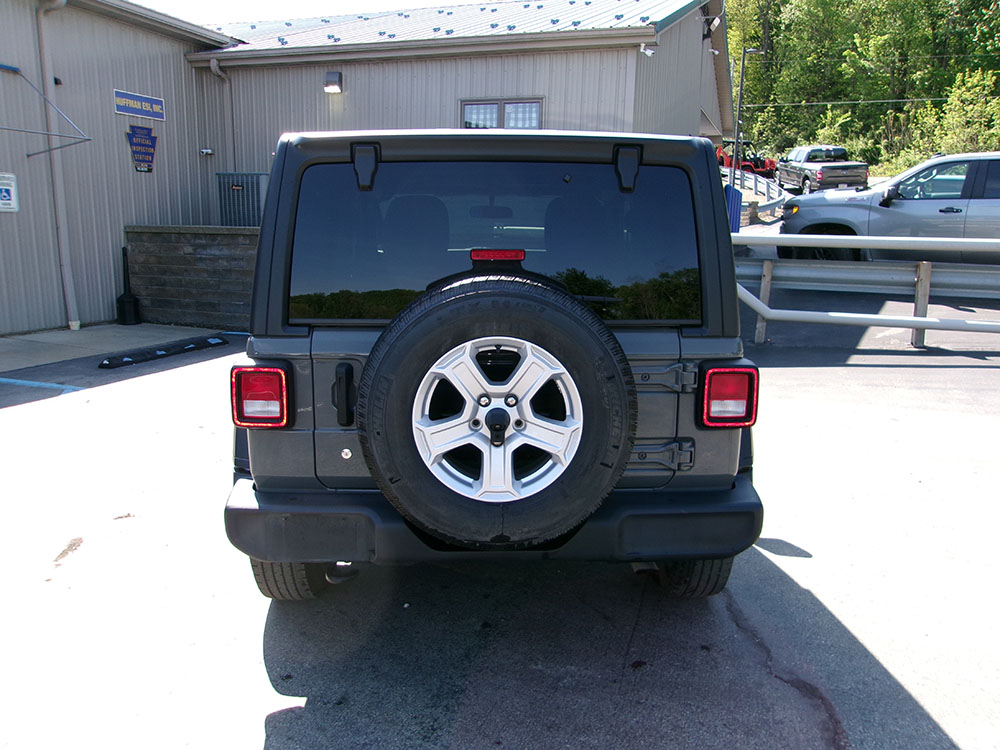 
								JEEP WRANGLER SPORT S full									