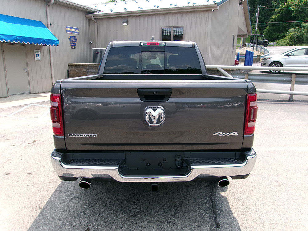 
								2023 RAM 1500 Big Horn Crew Cab full									