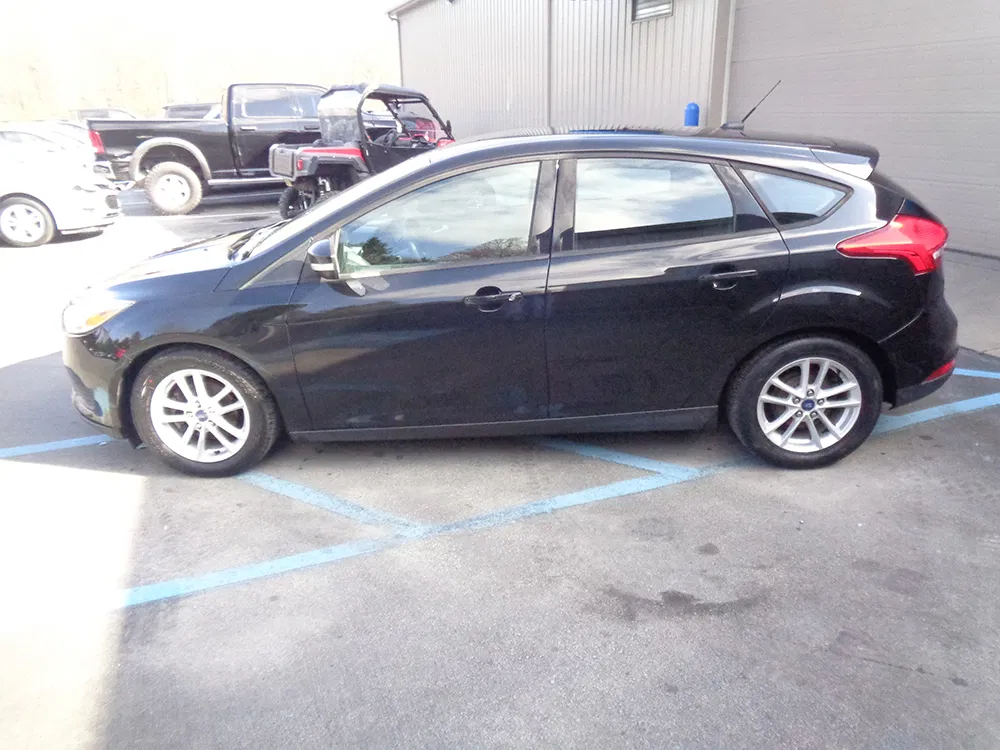 
								2015 Ford Focus SE full									