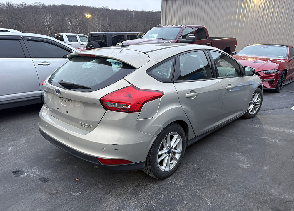 
								2016 Ford Focus SE full									