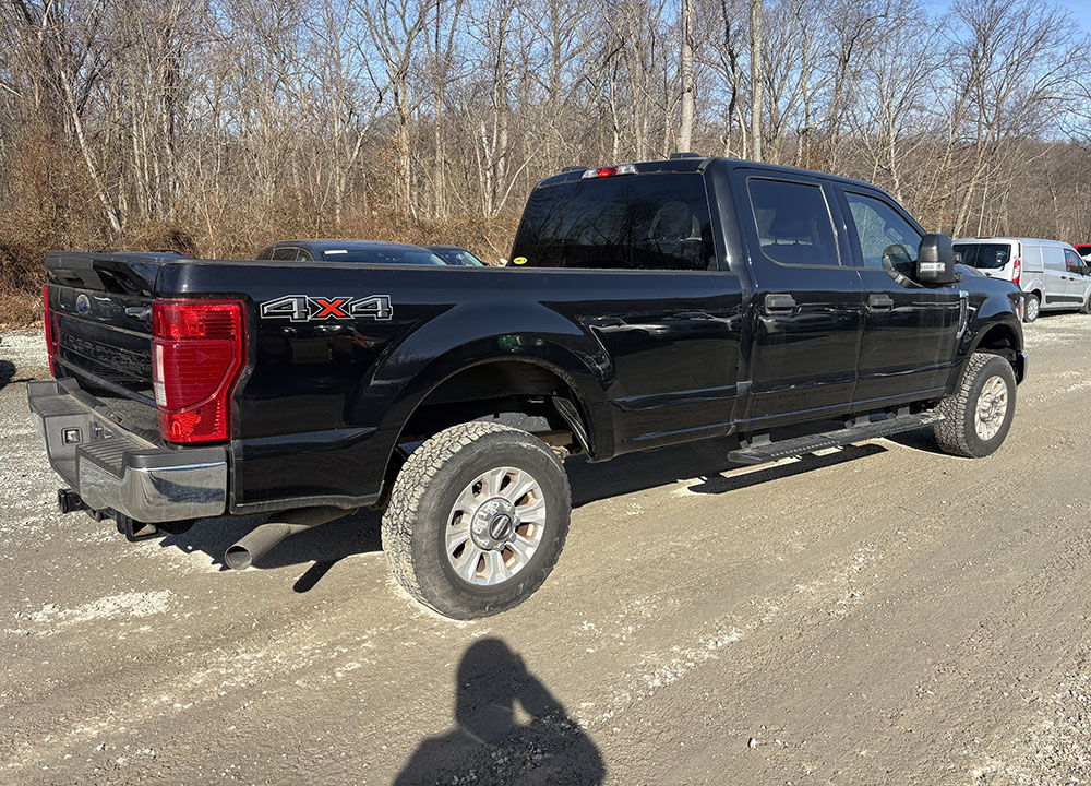 
								2021 Ford F-250 SD XLT Super Crew Cab full									