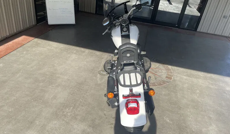 
								2011 Harley Davidson Fatboy Lo FLSTFB full									