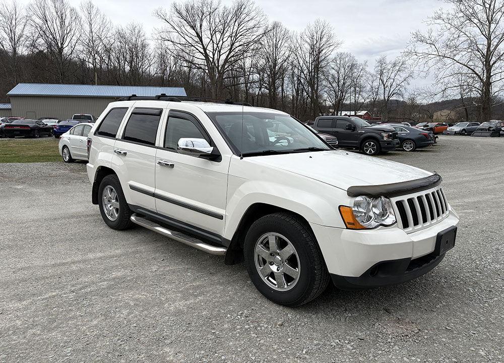 
								JEEP GRAND CHEROKEE LAREDO full									