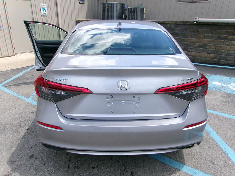 
								2022 Honda Civic Sport full									