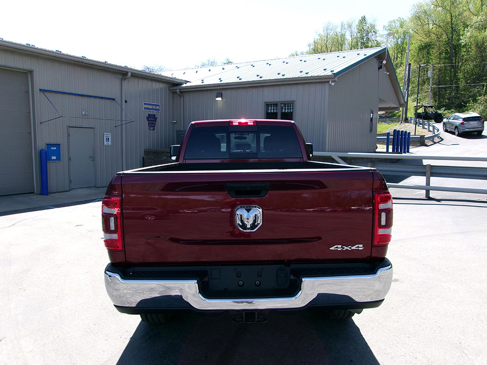 
								2024 RAM 3500 Tradesman Crew Cab 8′ Bed full									