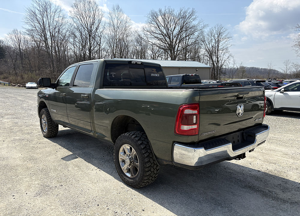 
								RAM 2500 BIGHORN CREW CAB full									