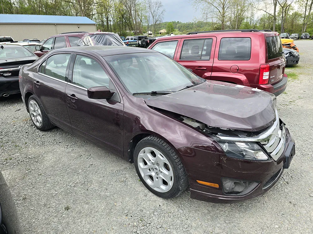 
								2011 Ford Fusion SE full									