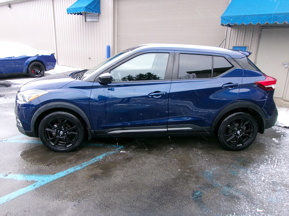 
								2020 Nissan Kicks SR full									