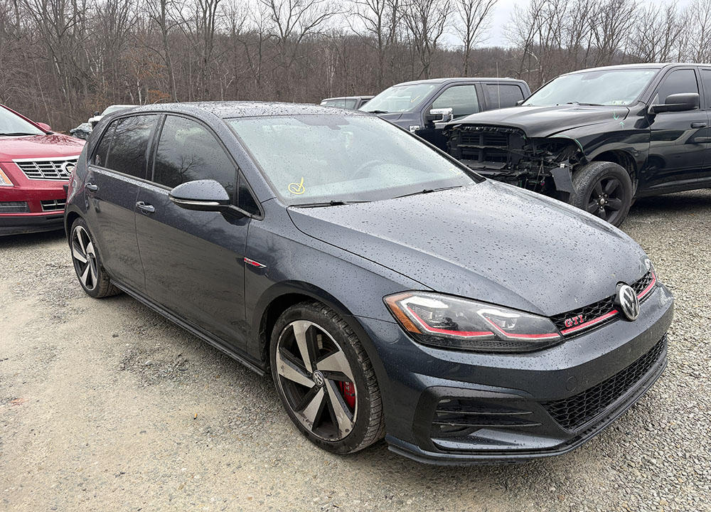 
								VOLKSWAGEN GTI S full									