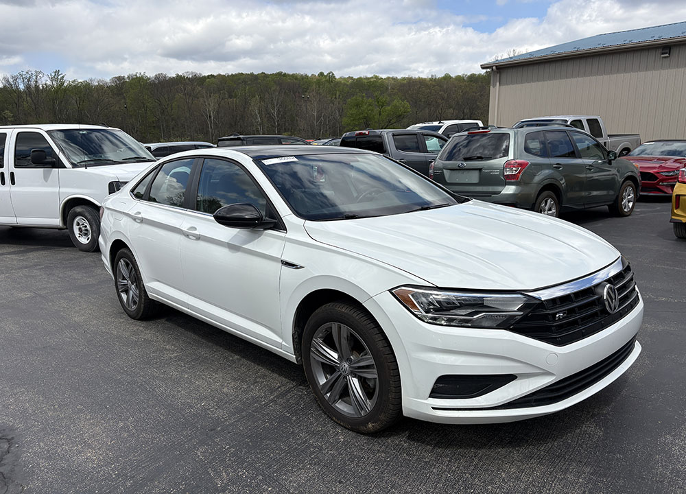 
								VOLKSWAGEN JETTA R-LINE full									