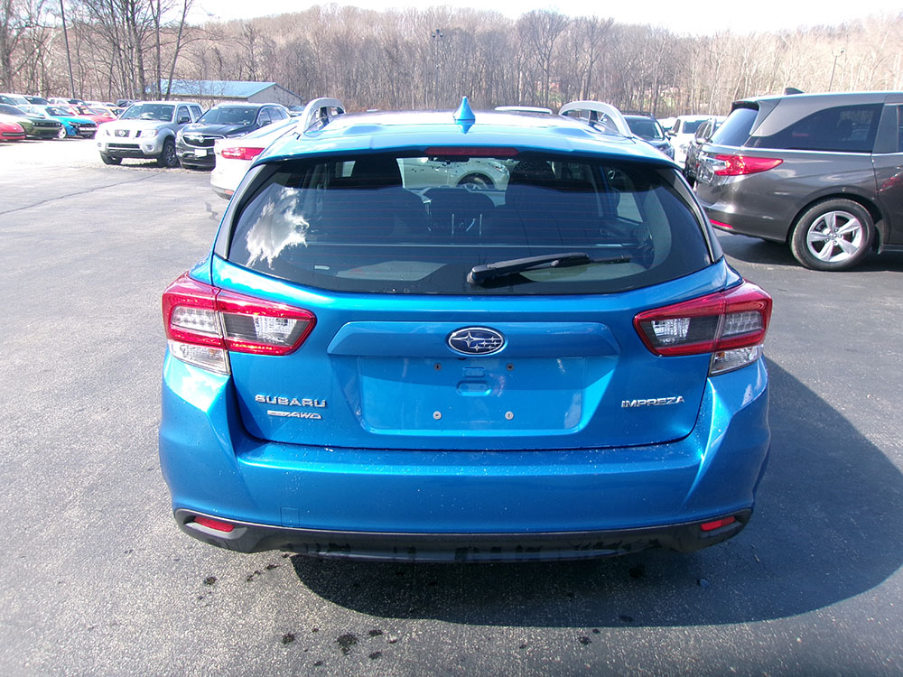 
								2023 Subaru Impreza Premium full									
