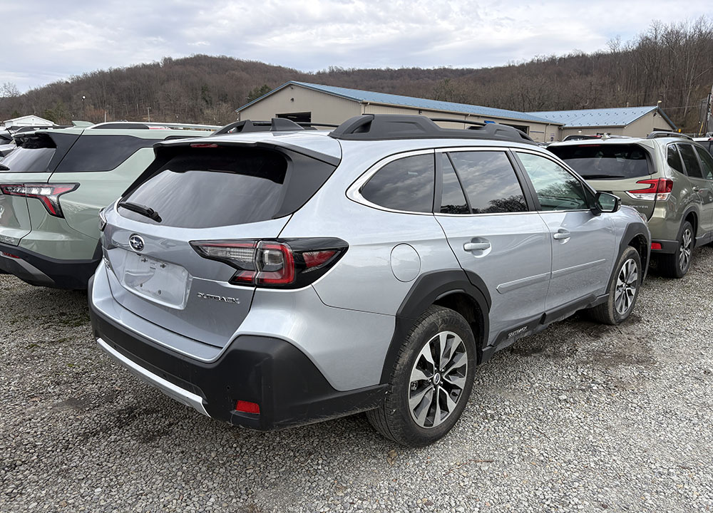 
								SUBARU OUTBACK LIMITED full									